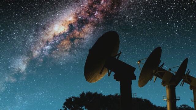 Любителите астрономи ще могат да наблюдават от България сближаване на
