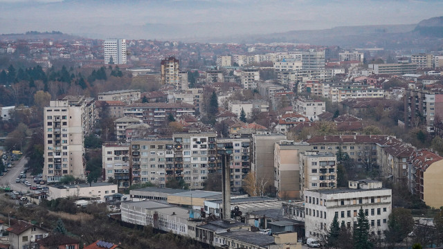 Изборният ден приключи Секционните избирателни комисии предават книжата си Данните показват