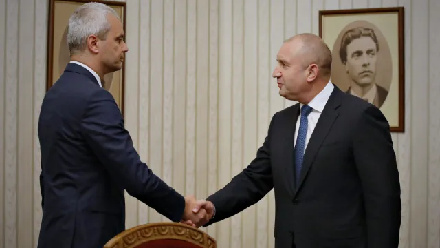 Държавният глава Румен Радев ще проведе с парламентарната група на