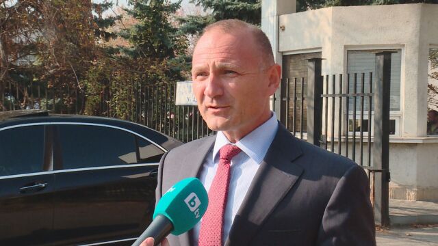 Служебният енергиен министър Росен Христов се яви в Националната следствена
