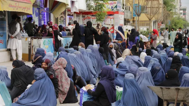От тази седмица на жените в Афганистан е забранено да