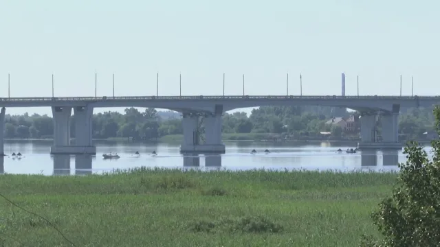 Антоновският мост – единственият близък път свързващ южния украински град