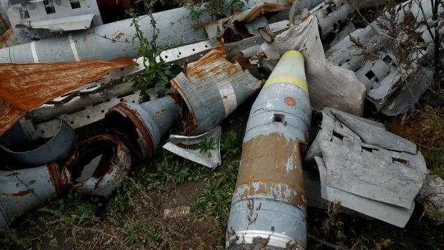 Две заблудени руски са ракети са паднали на територията на