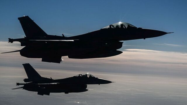 Дания потвърди че заедно с Нидерландия ще изпрати изтребители F 16