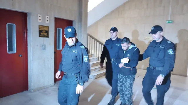 Районният съд в Бургас остави за постоянно в ареста