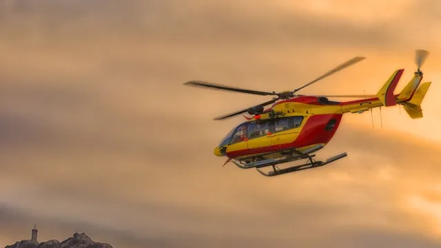 Двама души загинаха при катастрофа на хеликоптер близо до Ница