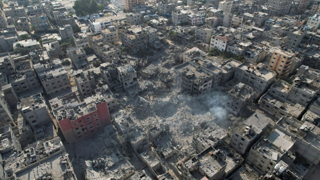 Израелската армия е обкръжила напълно град Газа съобщиха властите в