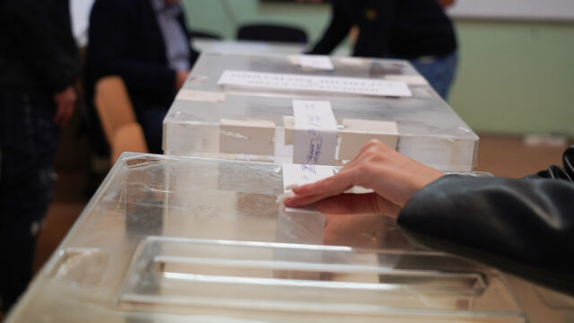 Първи официални резултати на ЦИК за изборите в страната Секциите
