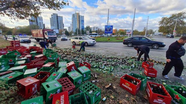 Тапа заради разпилени бутилки с бира се образува в Пловдив