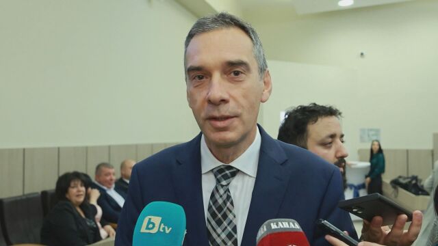 Избраният за пети мандат кмет на Бургас Димитър Николов положи