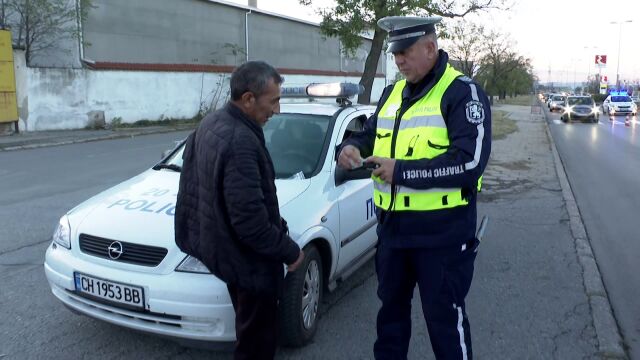 Масирана полицейска акция на пътя в Сливен Екипите проверяват шофьорите