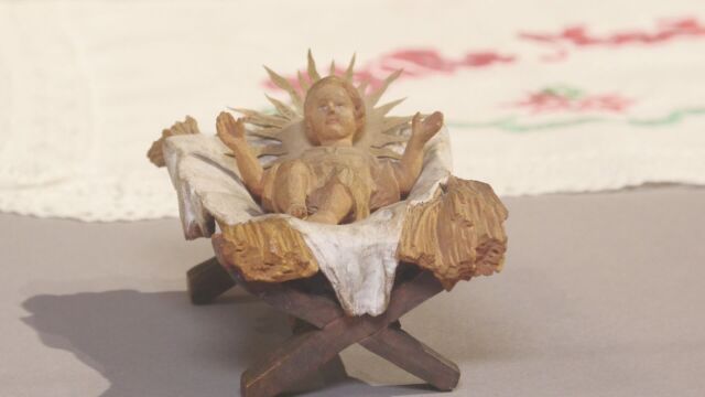 Празничният дух завладя Бургас с приказна колекция от коледни миниатюри