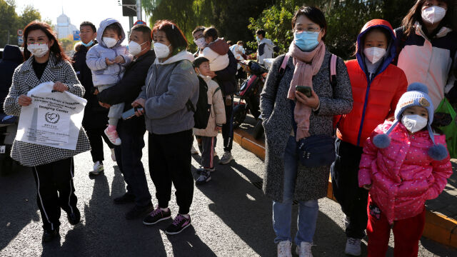 „Особено много случаи“: Китай иска повече клиники и приемни часове заради недиагностицирана пневмония