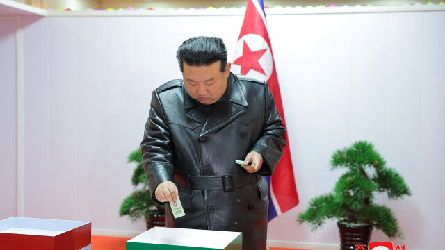 За първи път властта в Северна Корея обяви че е