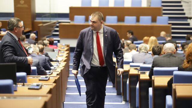 Делян Пеевски председател на парламентарната група на ДПС изпрати ново