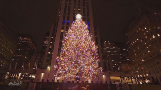 В Ню Йорк запалиха светлините на елхата пред Рокфелер център