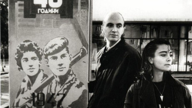 Далеч от познатата естрадна сцена на 80 те в зората на