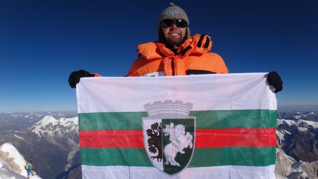 Снимка: Атанас Скатов на родна земя /ВИДЕО/