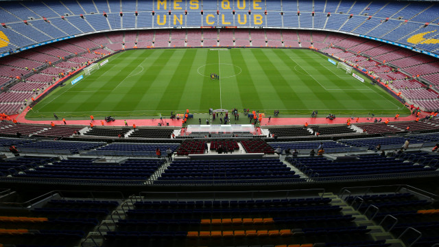 Барселона сменя името на стадиона си за първи път от