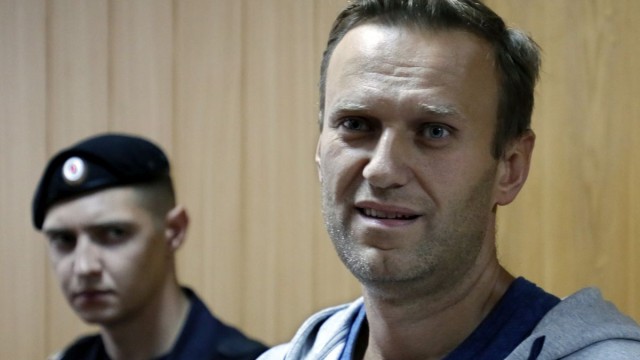 Критикът на Кремъл Алексей Навални е получил нови обвинения Това
