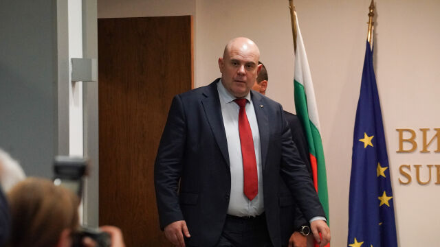 Бившият главен прокурор Иван Гешев няма спомени да е ходил