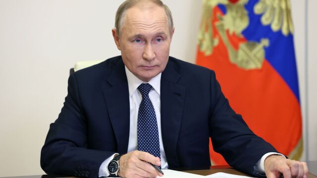 Владимир Путин подписа законите за на 4 те частично окупирани