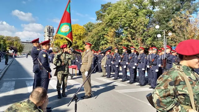 Тържествена военна клетва положиха курсанти от Национален военен университет Васил