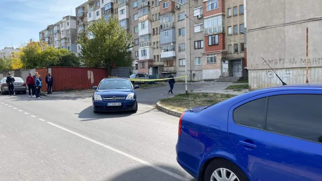 Мъж се барикадира в апартамент в кв Изток в Казанлък
