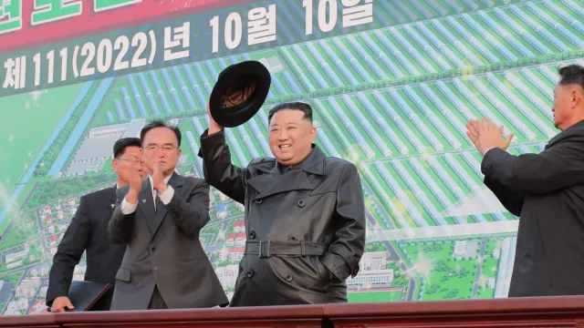 Севернокорейският лидер Ким Чен ун заяви в четвъртък че неговите ядрени