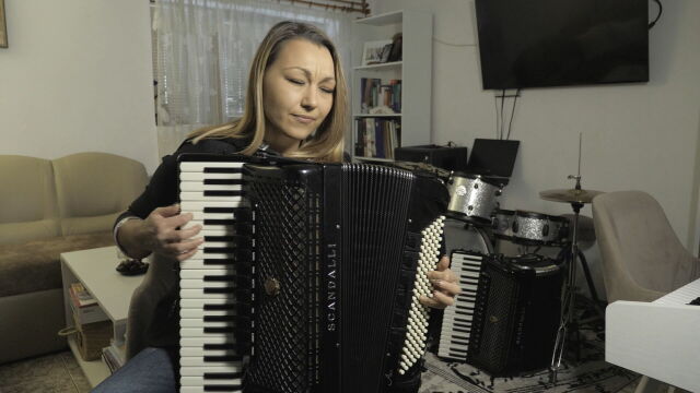 Това е Вероника Тодорова Започва да свири на 6 години