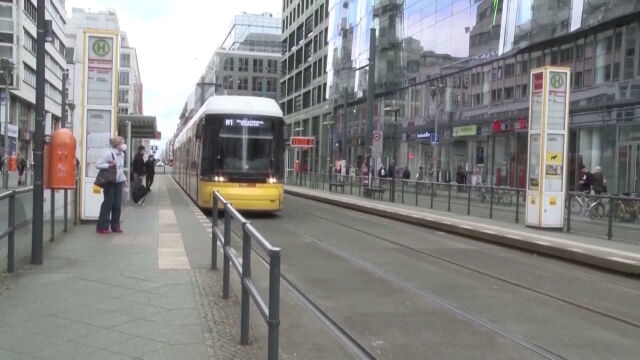 Германия въвежда нов билет за градския транспорт от днес С