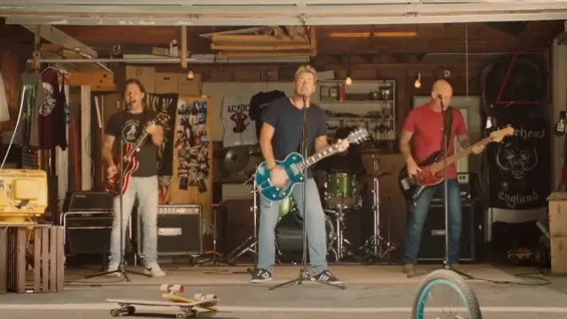Nickelback споделиха видеоклип към нов сингъл 