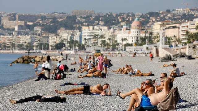 Лятото се завръща във Франция с температури до 30 градуса