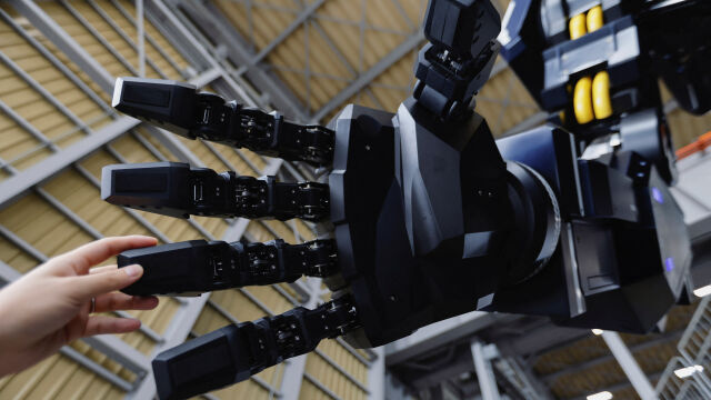 В Япония създадоха робот с впечатляваща височина от четири метра