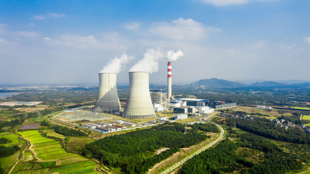 Единствената словенска атомна електроцентрала започна превантивно спиране поради теч в защитната