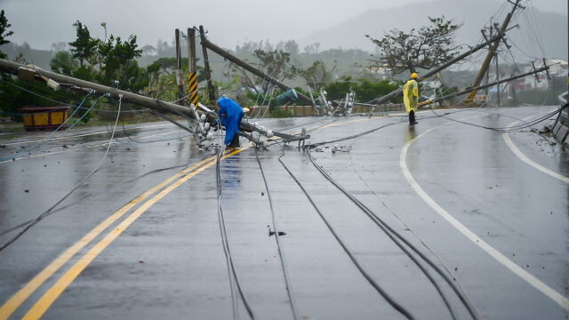 Тайфунът Койну нанесе сериозни щети в южната част на Тайван