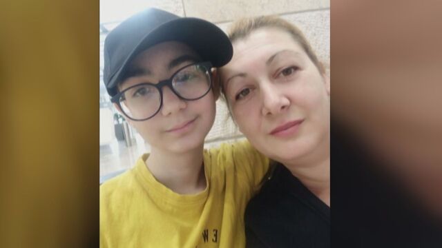 Елена Георгиева и нейният 14 годишен син не могат да се