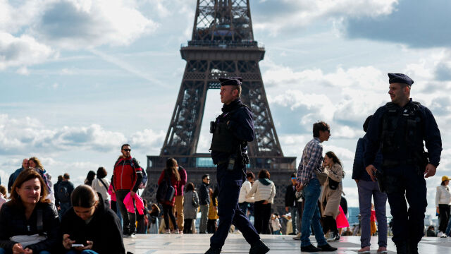 Изключително лош късмет за парижката полиция – чанта с компютър