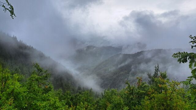 Денят ще бъде предимно облачен най вече в Южна България и