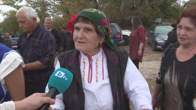 Мекица в село Върбица: 93-годишната баба Коца разкрива тайната на приготвянето (ВИДЕО)