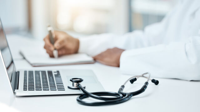 Министерството на здравеопазването МЗ даде крачка назад за задължителните електронни