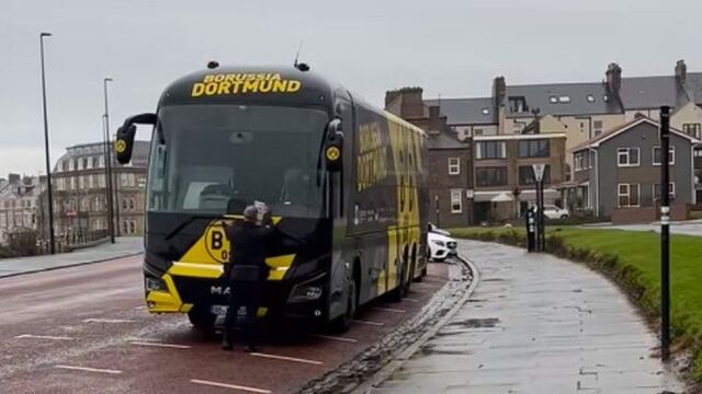 Тук не се паркира: Глоба и фиш за автобуса на Дортмунд