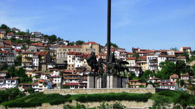 Спешно укрепване на Паметника на Асеневци във Велико Търново за