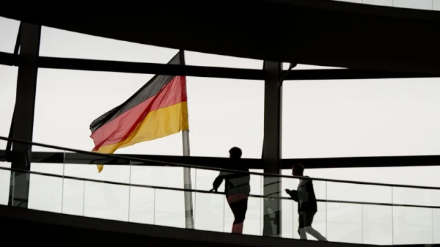 Германският парламент гласува в подкрепа на изпращането на тежки оръжия