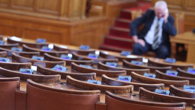 Остра полемика в парламента Близо 4 часов спор сред депутатите съпътства