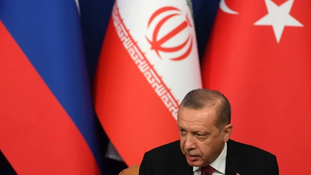 Турският президент Реджеп Ердоган е разговарял по телефона с украинския