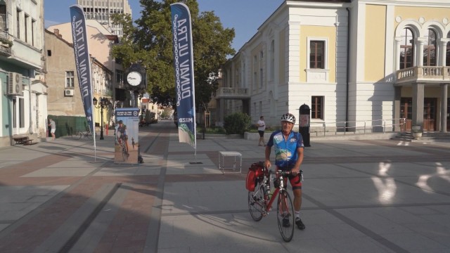83-годишен мъж ще измине 732 километра с колело покрай Дунава