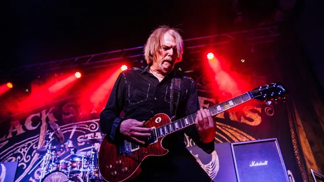 Скот Горъм напуска Black Star Riders, за да се фокусира върху Thin Lizzy