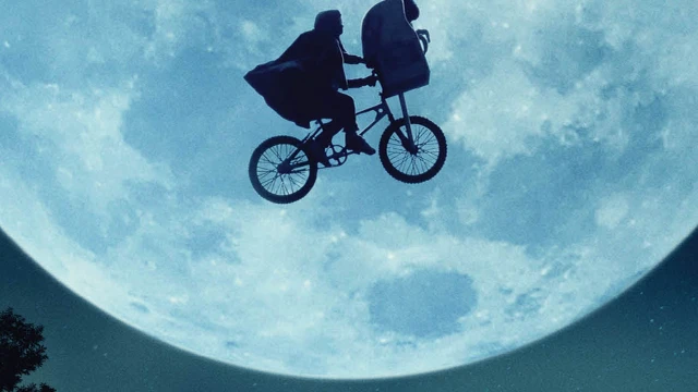 Празнуваме 40 години от пристигането на E.T. на Земята 