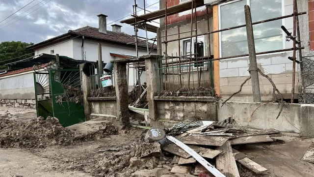 Близо 400 от най пострадалите домакинства в наводнените карловски села ще